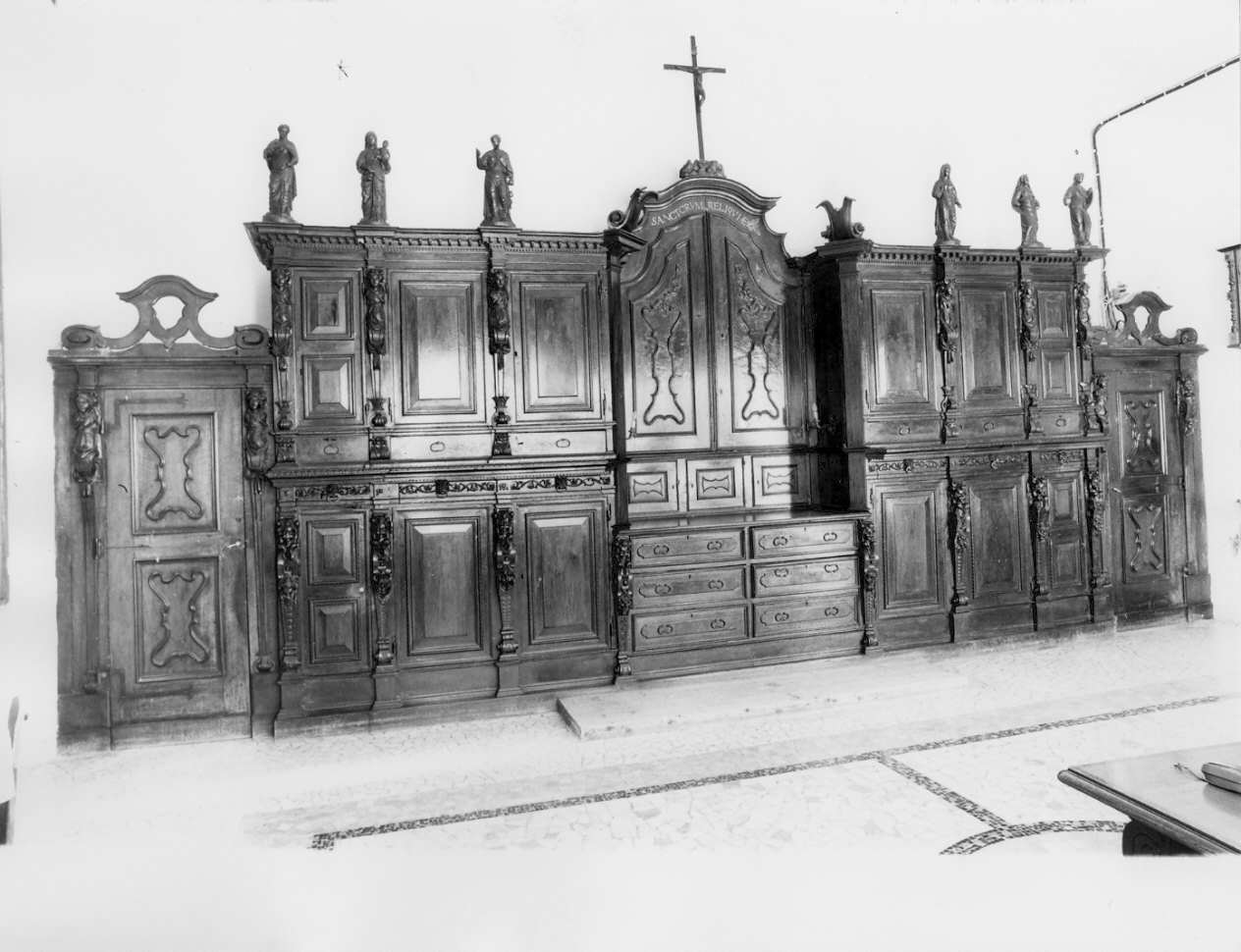 mobile da sacrestia, complesso decorativo - bottega lombarda (sec. XVII)