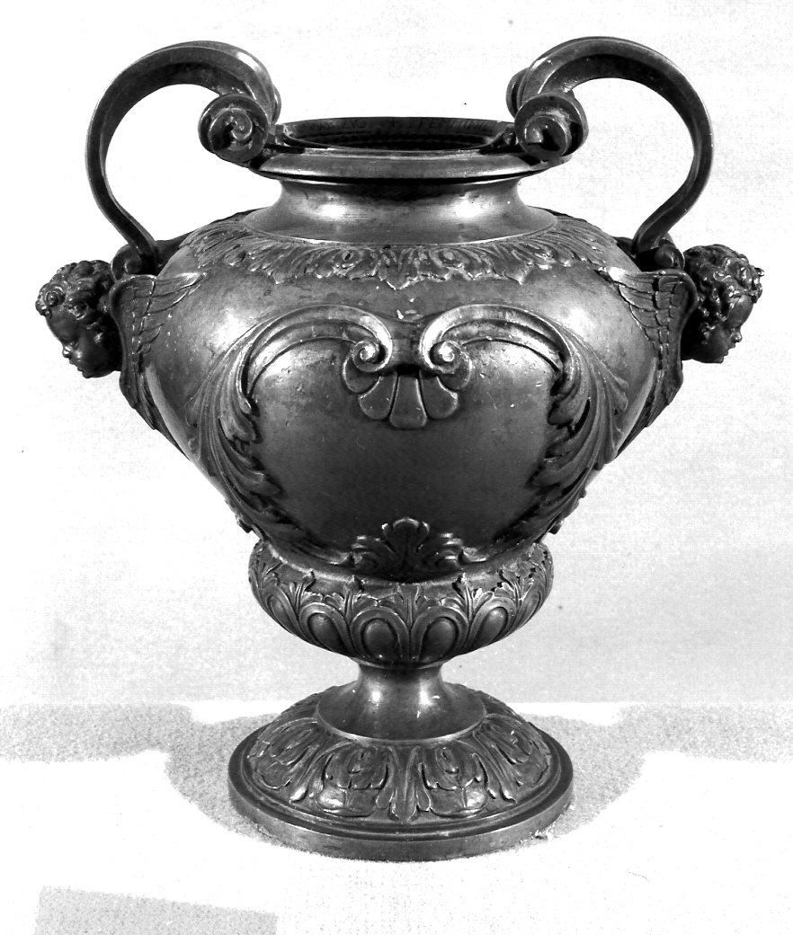 vaso d'altare, serie - bottega lombarda (inizio sec. XX)