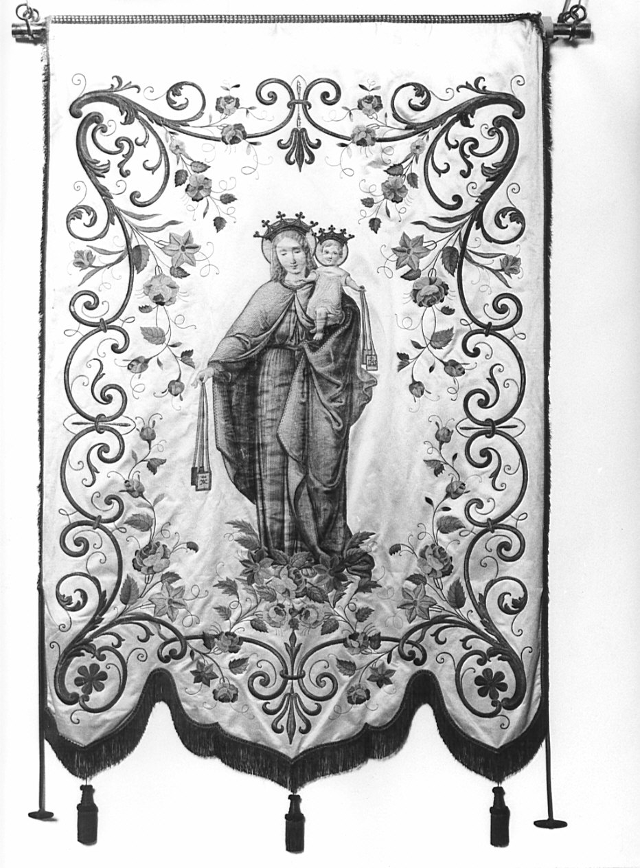Madonna con Bambino/ adorazione dell'Eucarestia (stendardo) - manifattura lombarda (secc. XIX/ XX)