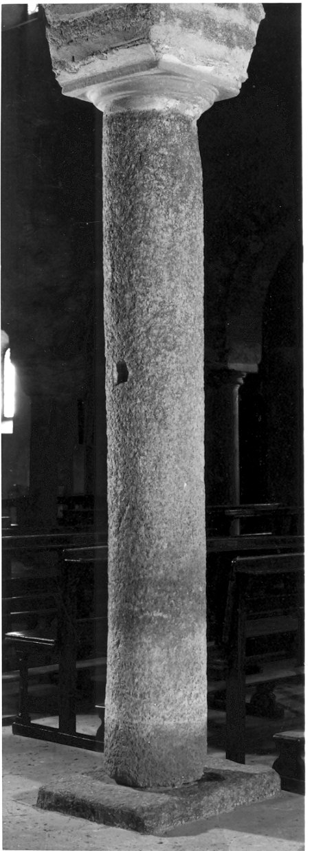 colonna, opera isolata - bottega italiana (fine/inizio secc. IX/ X)