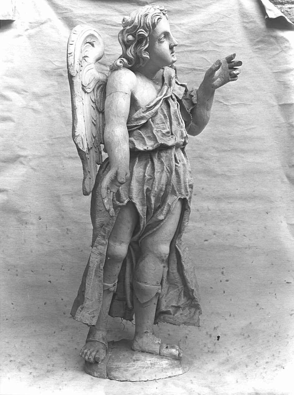 angelo (statua, elemento d'insieme) - bottega italiana (fine/inizio secc. XVII/ XVIII)