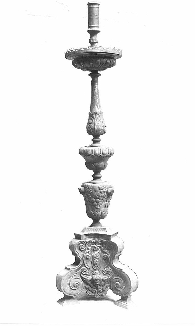 candeliere d'altare, serie - bottega italiana (fine/inizio secc. XVII/ XVIII)