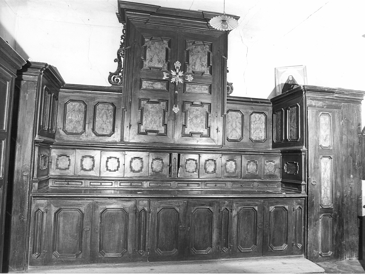 armadio da sacrestia, opera isolata - bottega lombarda (secc. XVIII/ XIX)