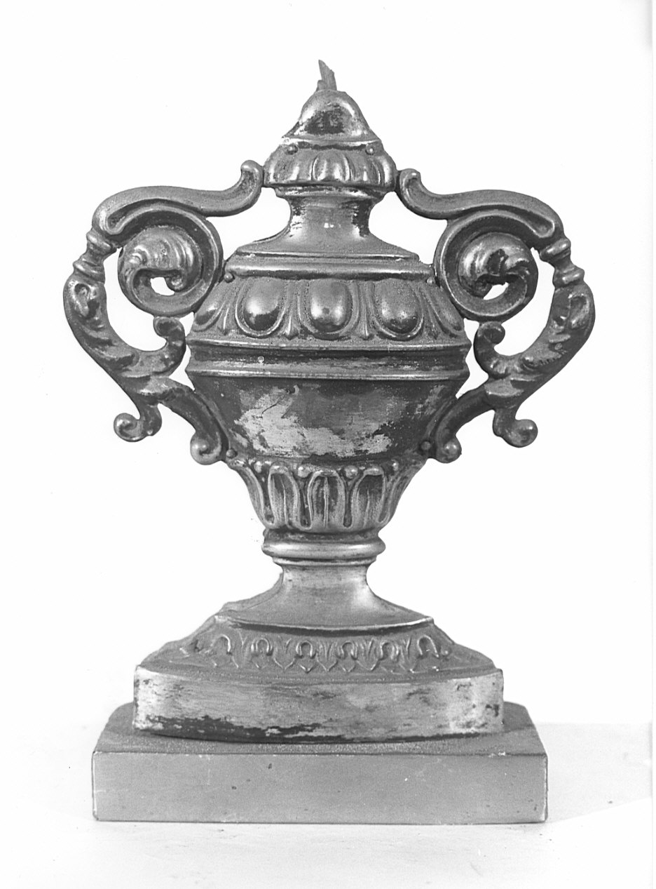 vaso d'altare con composizione floreale, coppia - bottega lombarda (seconda metà sec. XIX)