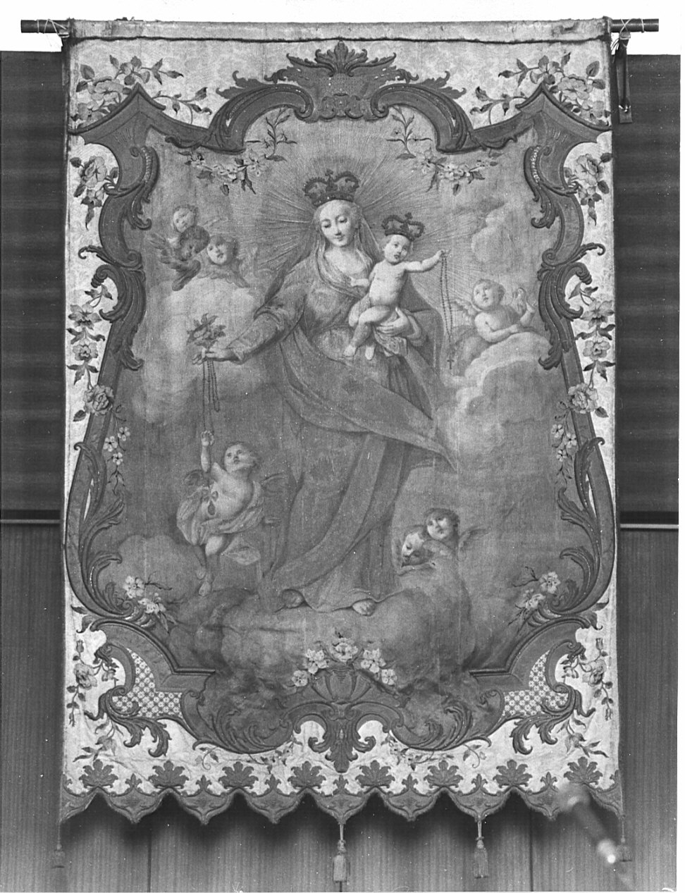 Madonna del Rosario/ S. Martino in adorazione del S.mo Sacramento (stendardo, opera isolata) - manifattura lombarda (sec. XVIII, sec. XIX)