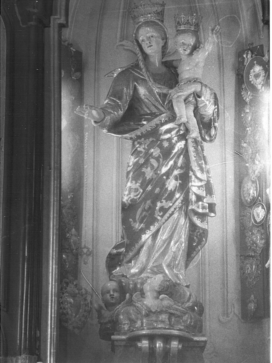 Madonna con Bambino (statua, opera isolata) - bottega lombarda (sec. XVIII)