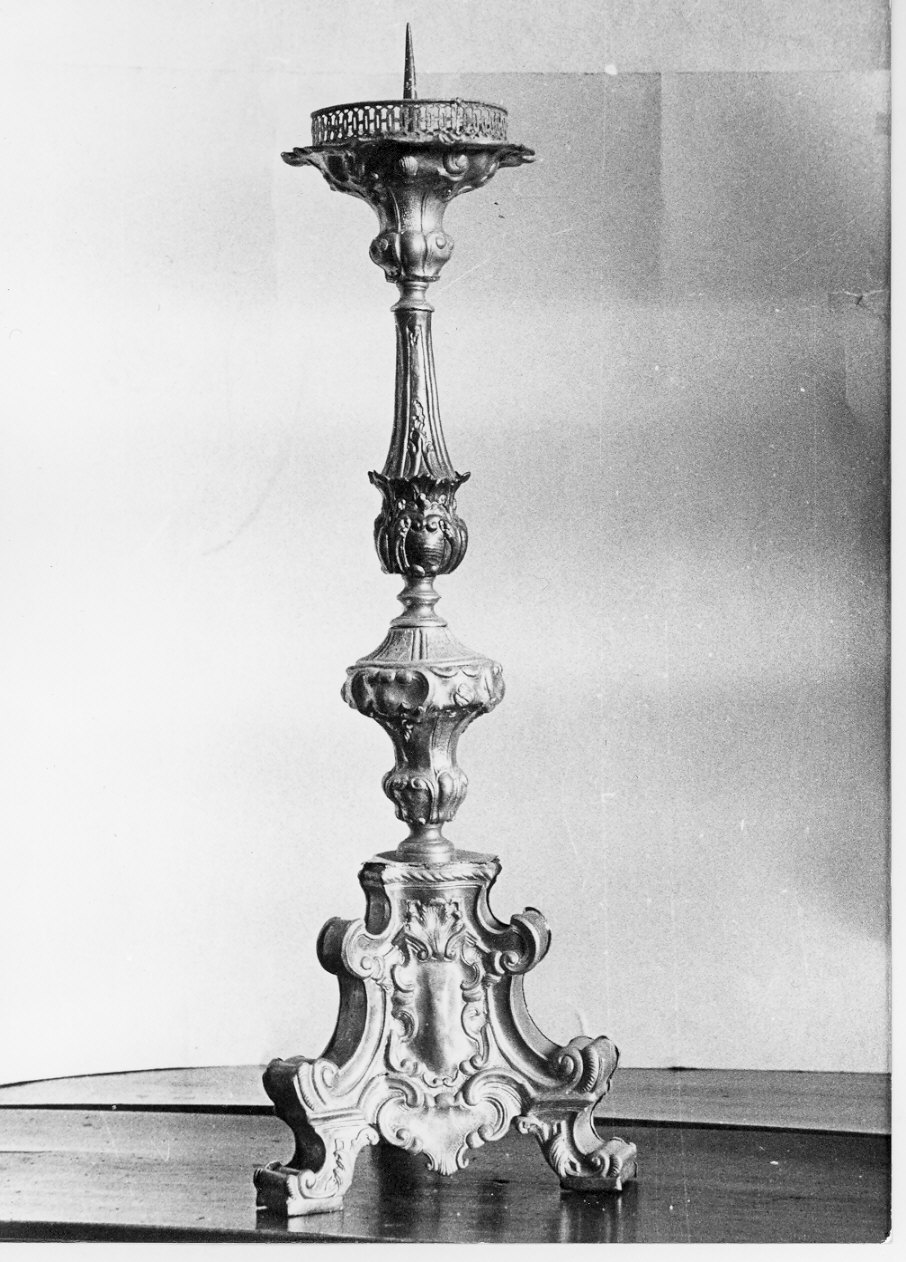 candeliere d'altare, coppia - bottega lombarda (metà sec. XVIII)
