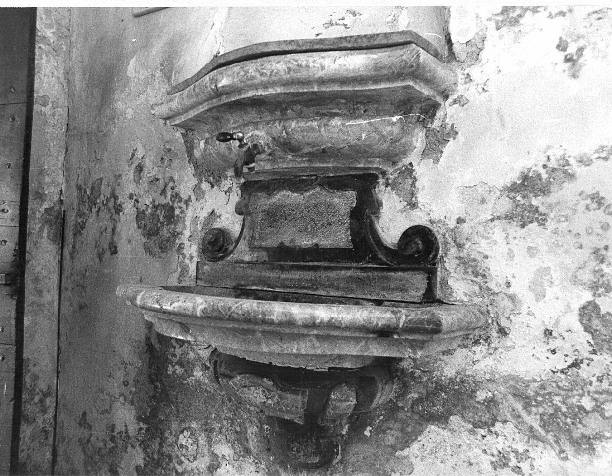 lavabo da sacrestia, opera isolata - bottega lombarda (prima metà sec. XVIII)