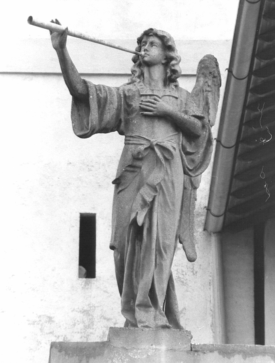 angelo musicante (statua, elemento d'insieme) - bottega lombarda (inizio sec. XX)