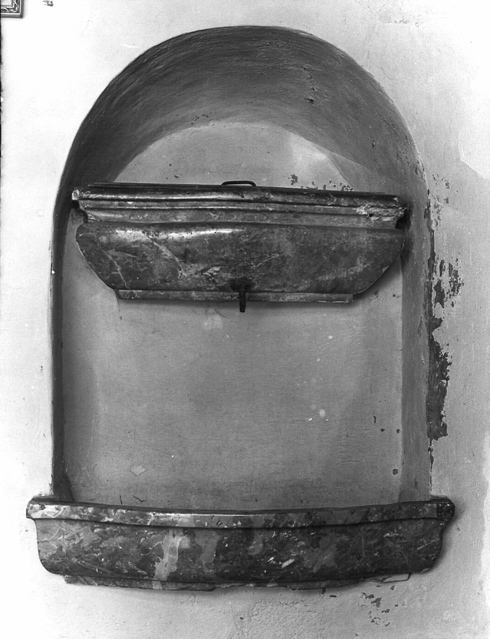 lavabo da sacrestia, opera isolata - bottega lombarda (secc. XVII/ XVIII)