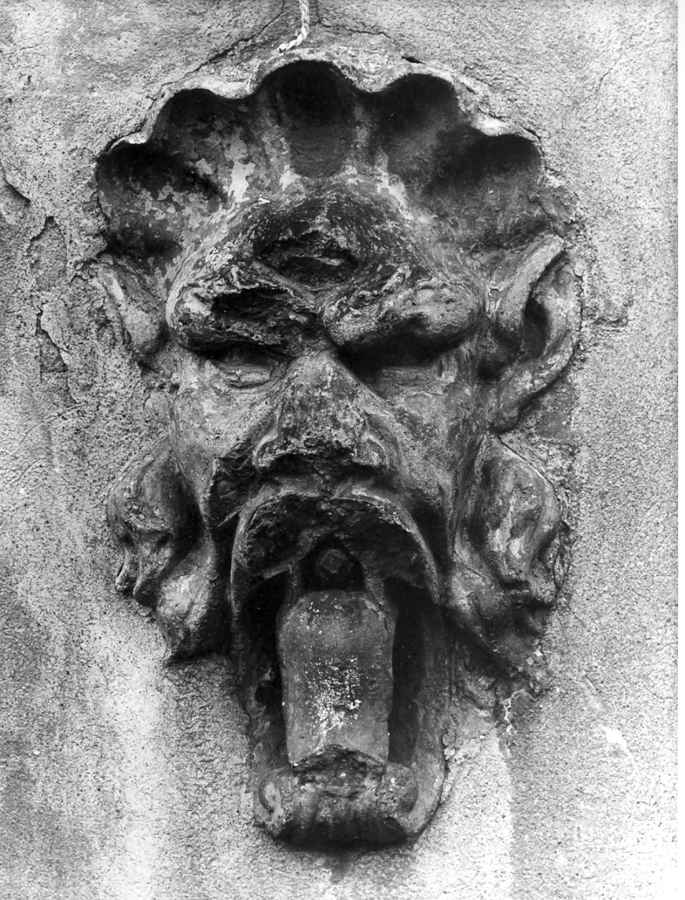 mascherone leonino (rilievo, opera isolata) - bottega lombarda (secc. XIX/ XX)