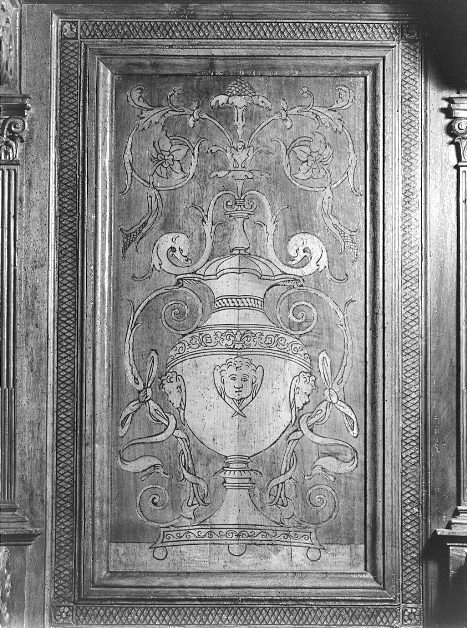 vaso con fiori e animali (schienale di stallo di coro, elemento d'insieme) di Giramo Francesco (sec. XVI)