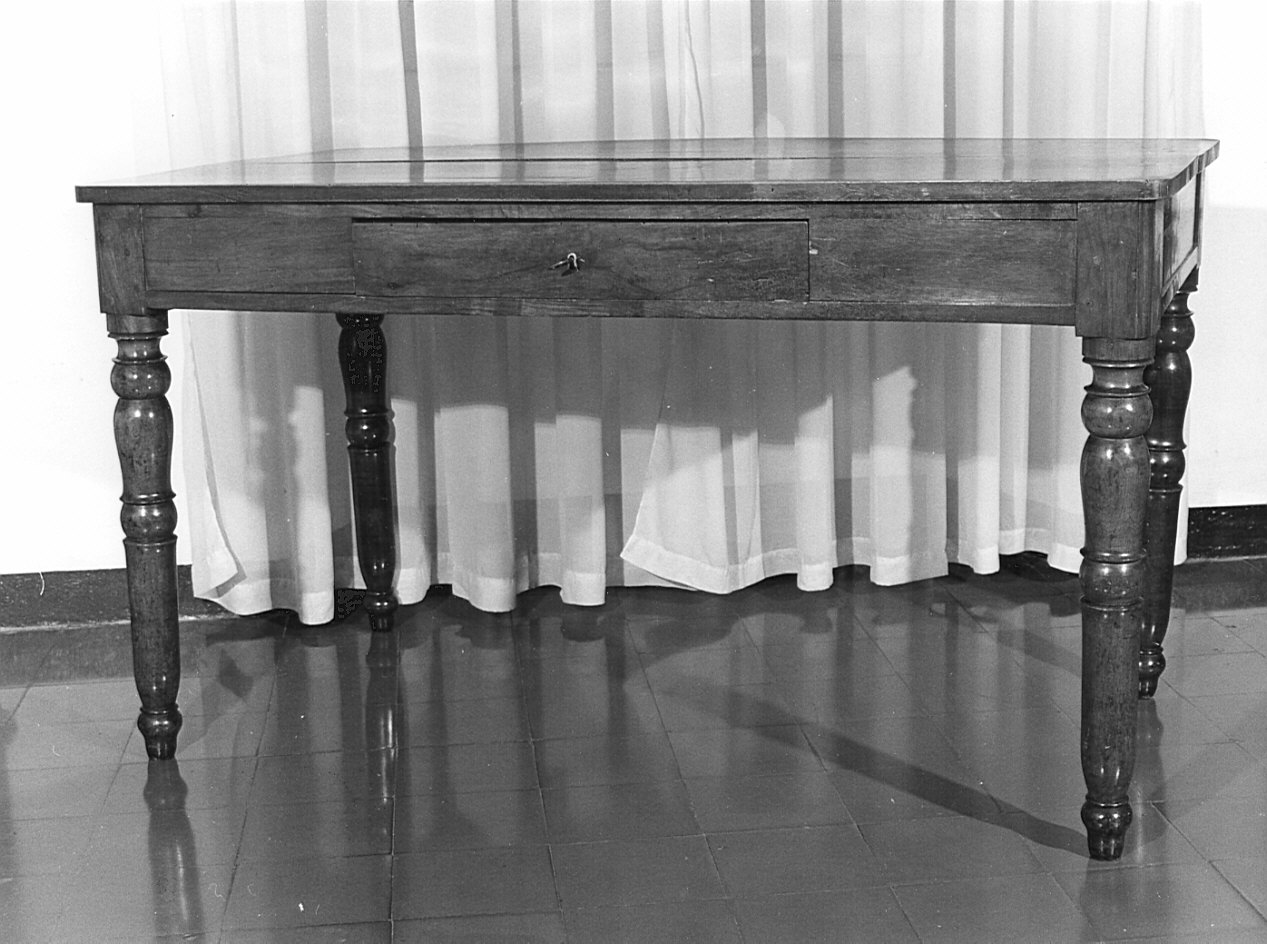 tavolino, opera isolata - bottega lombarda (seconda metà sec. XIX)
