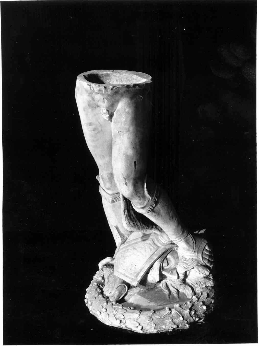 gambe (statua, frammento) - ambito italiano (sec. XX)