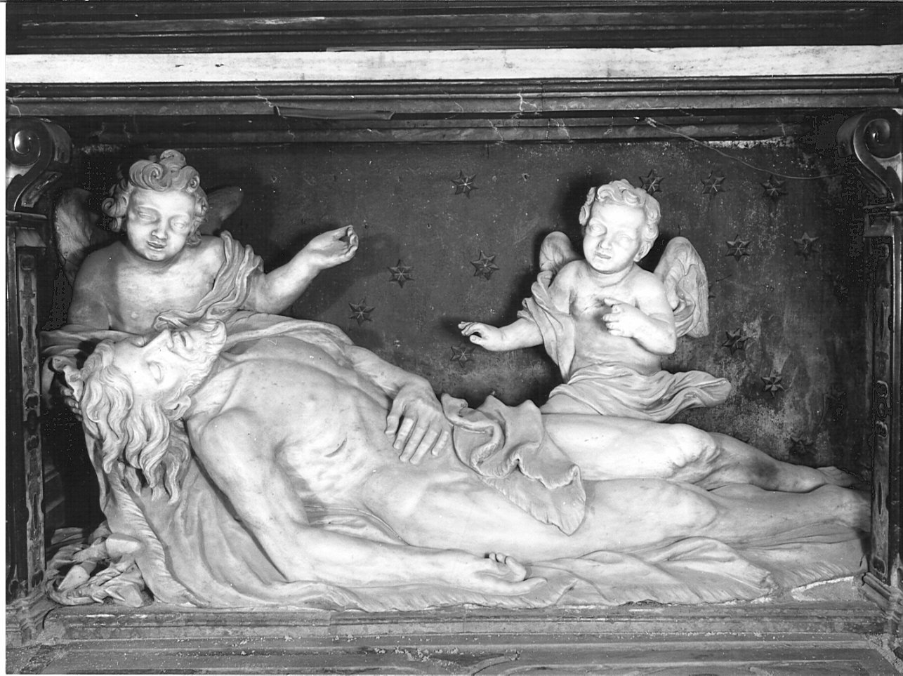 compianto sul Cristo morto (gruppo scultoreo, opera isolata) di Rusnati Giuseppe (sec. XVII)