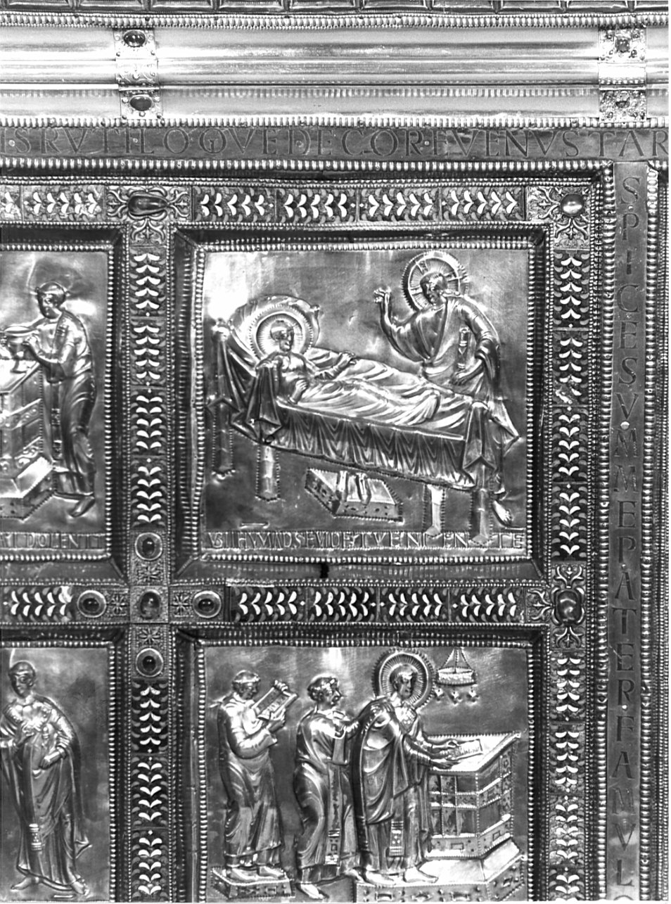 Cristo appare a Sant'Ambrogio sul letto di morte (formella, elemento d'insieme) di Vuolvinus - ambito carolingio (sec. IX)