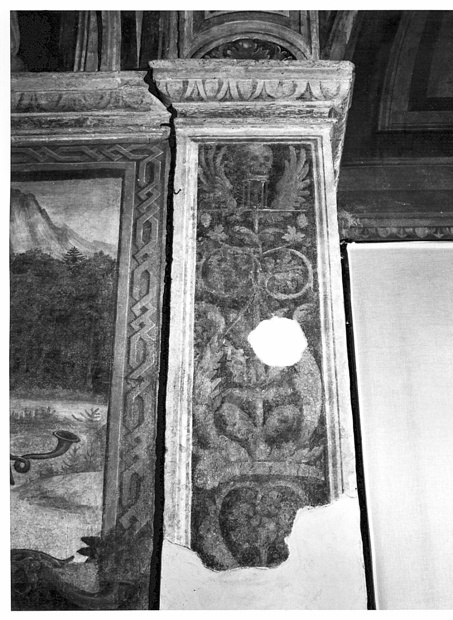 motivi decorativi a candelabra (decorazione pittorica, frammento) - ambito lombardo (sec. XVI)