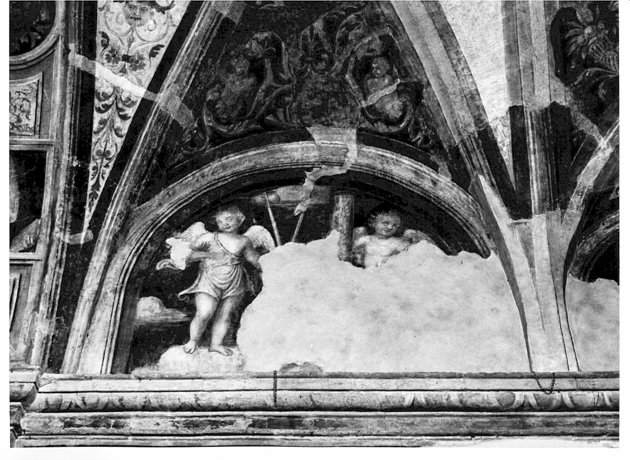 angeli con strumenti della passione (decorazione pittorica, frammento) - ambito lombardo (sec. XVI)