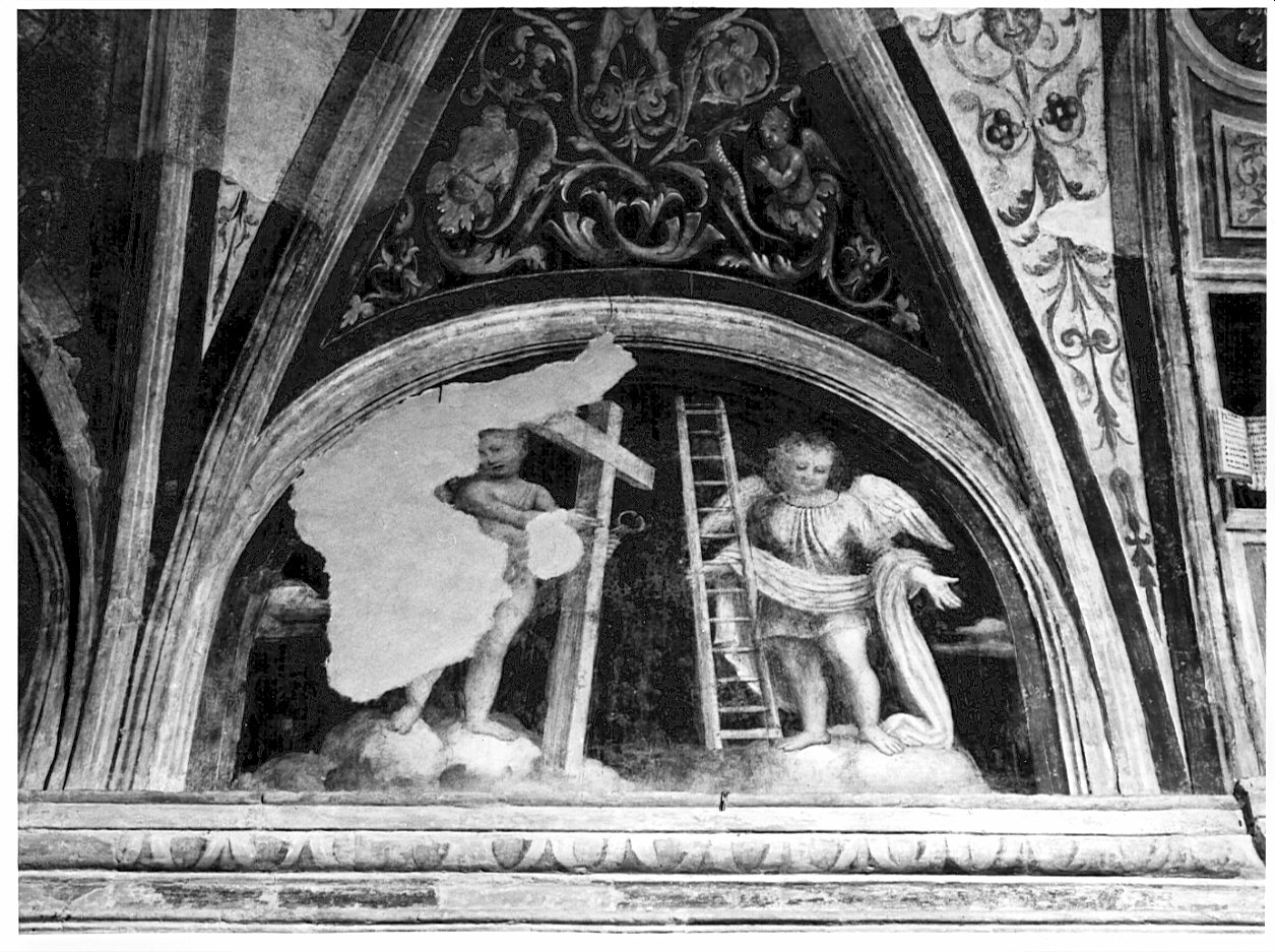 angelo con strumento e simboli della passione (decorazione pittorica, frammento) - ambito lombardo (sec. XVI)