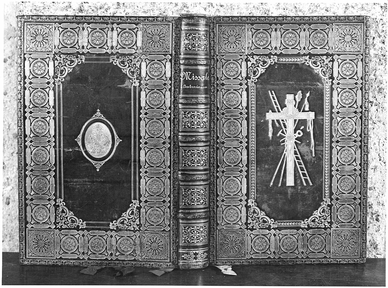 simboli della passione/ Cristo (coperta di libro liturgico, opera isolata) - bottega milanese (sec. XIX)