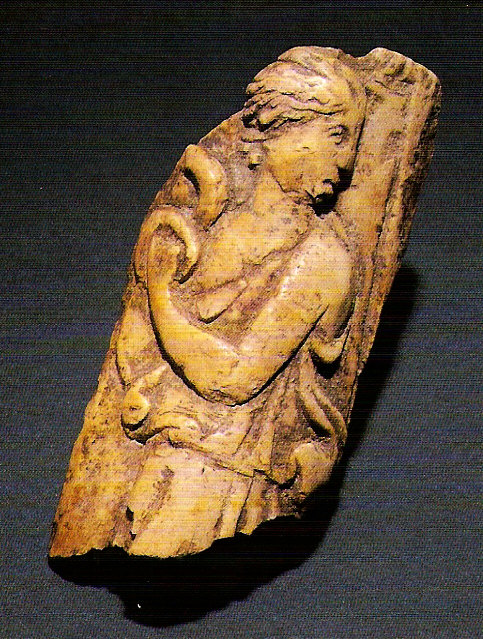 figura femminile (rilievo, frammento) - manifattura copta (sec. VI)