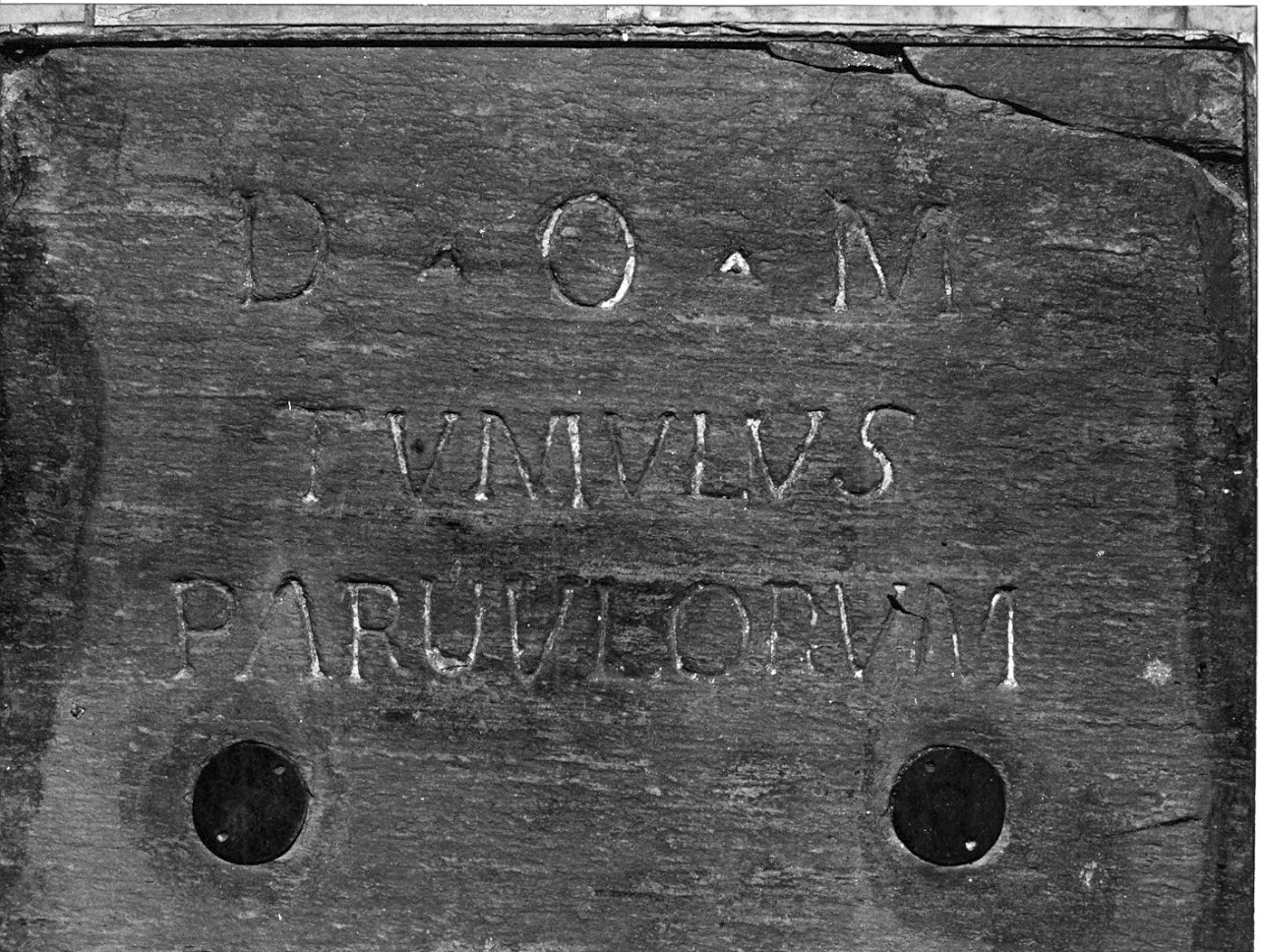 lapide tombale, serie - ambito lombardo (sec. XVIII)