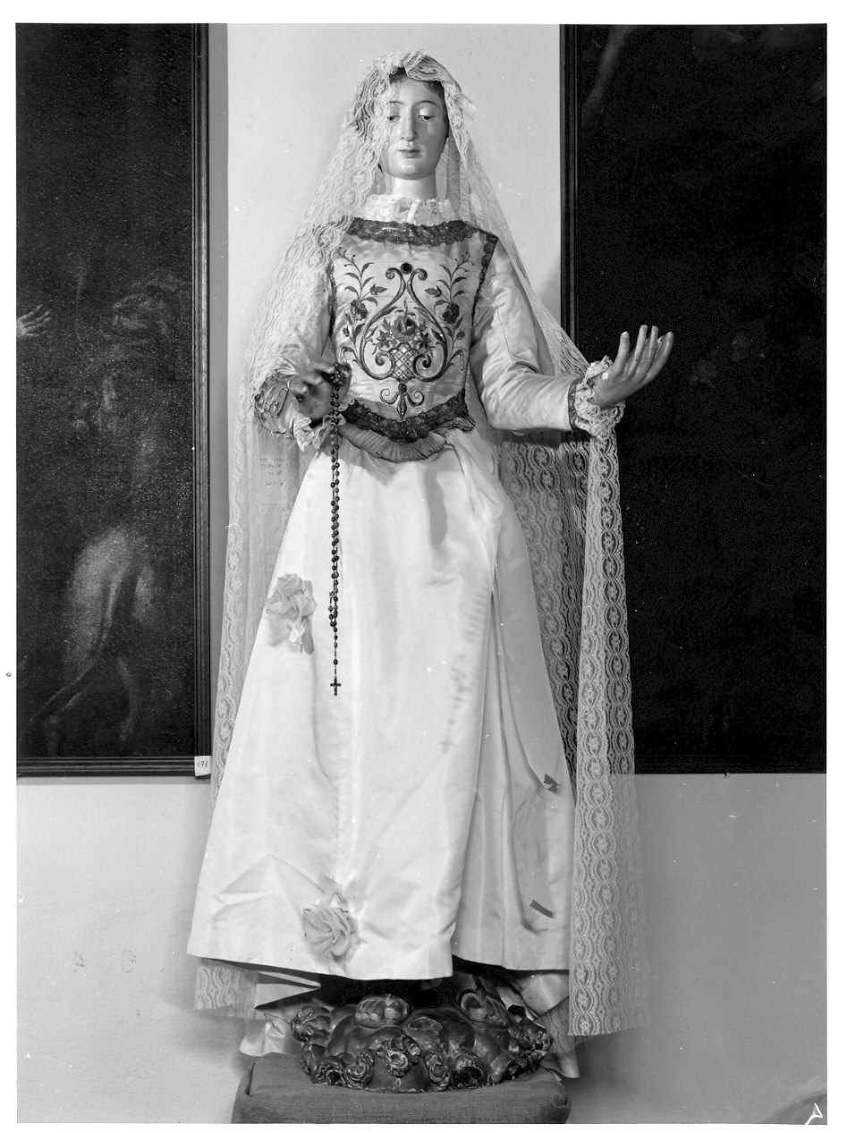 Madonna del Rosario (statua, opera isolata) - bottega lombarda (fine/inizio secc. XVIII/ XIX)
