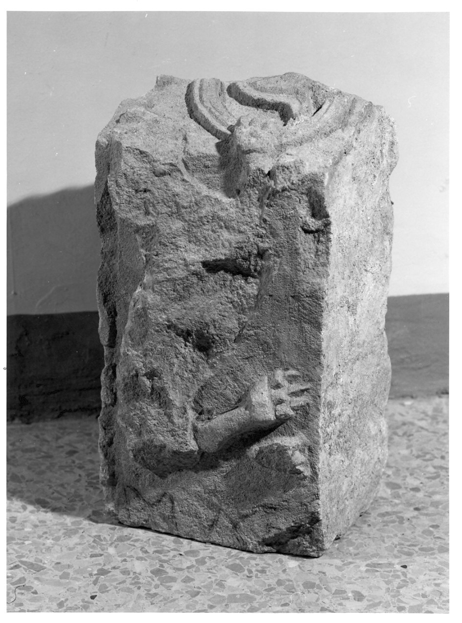scultura, frammento - bottega lombarda (sec. XI)