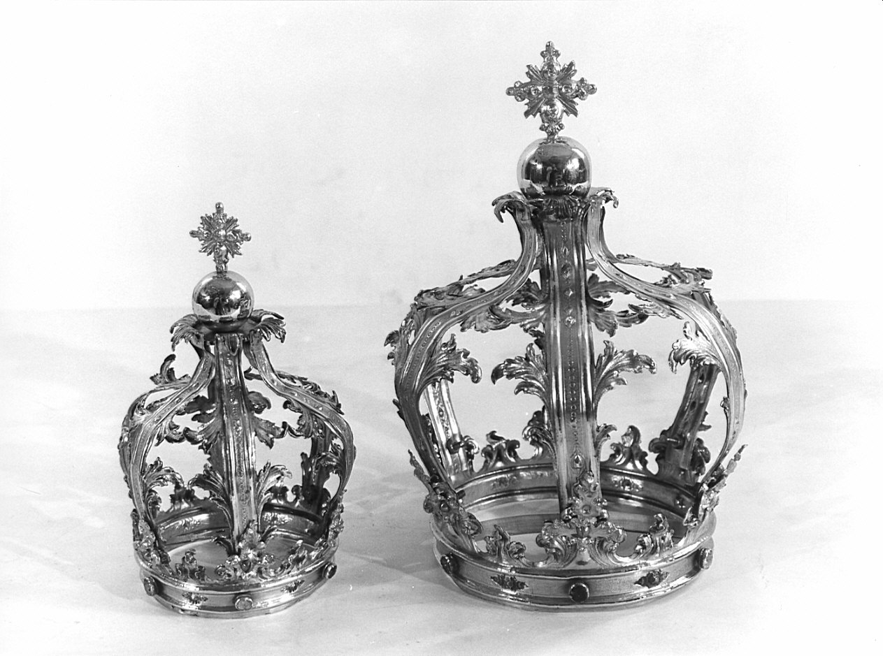 corona da statua, coppia - bottega lombarda (sec. XVIII)