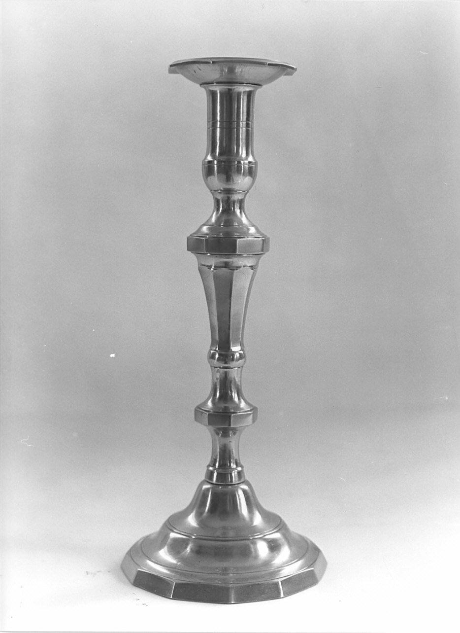 candeliere d'altare, serie - bottega bergamasca (inizio sec. XVIII)