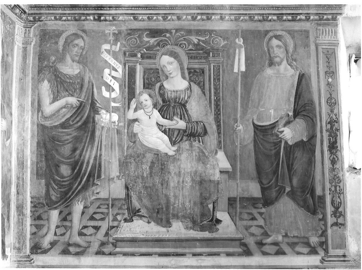 Madonna con Bambino con San Giacomo e San Giovanni Battista (dipinto) di De Magistris Giovanni Andrea (sec. XVI)
