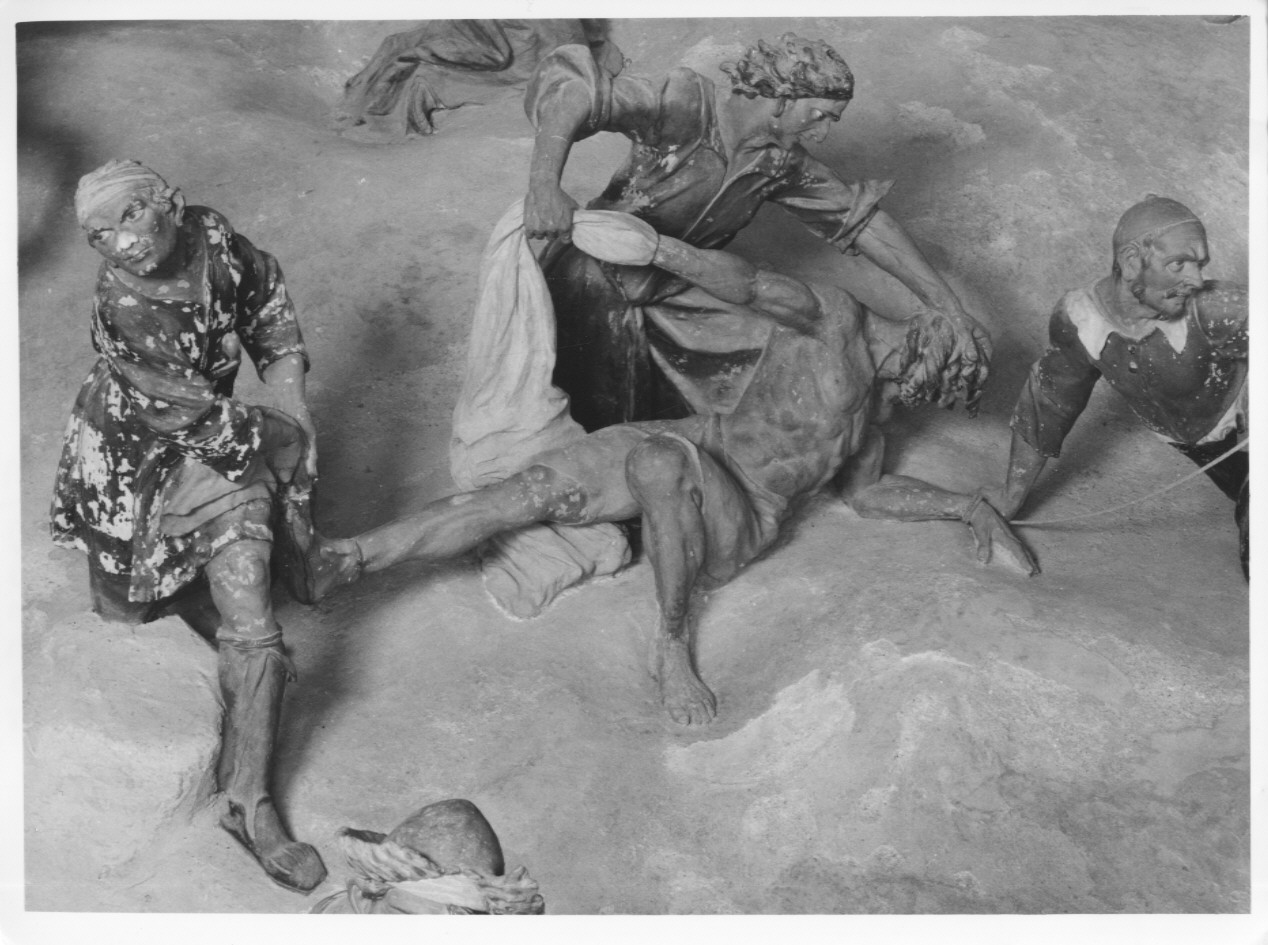 carnefice e ladrone spogliato dalla camicia (gruppo scultoreo, ciclo) di Silva Agostino (sec. XVII)