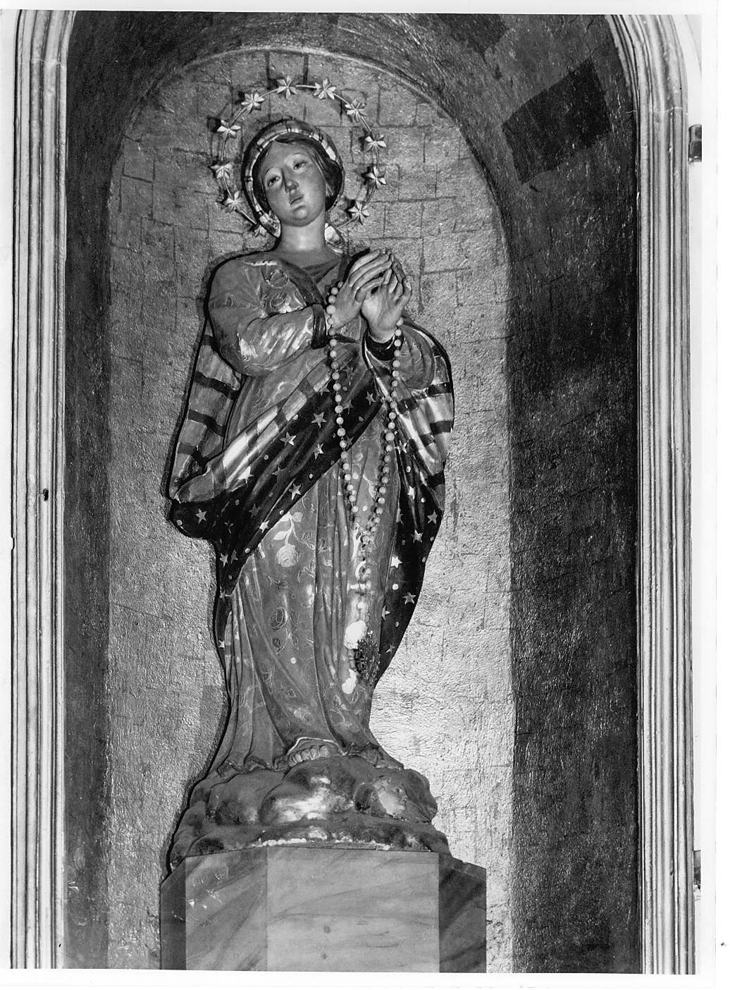 Madonna del Rosario (statua, elemento d'insieme) - bottega italiana (fine/inizio secc. XVIII/ XIX)