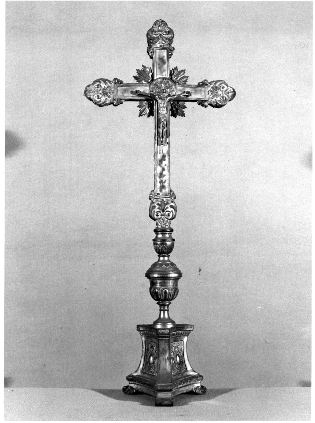 croce d'altare, opera isolata - bottega italiana (prima metà sec. XIX)