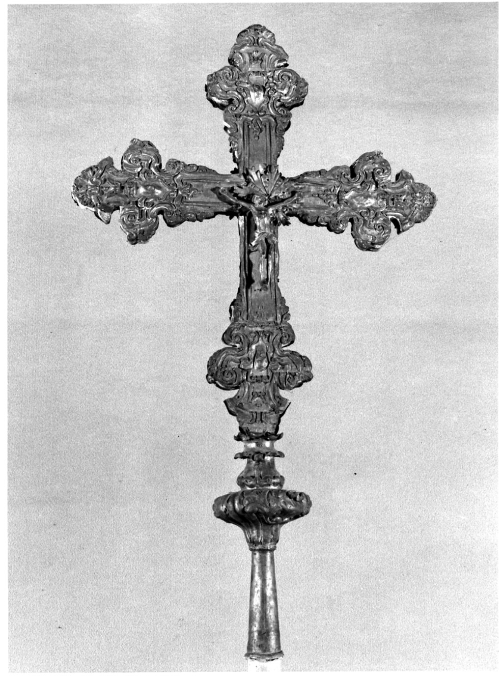 croce astile, opera isolata - bottega lombarda (sec. XVIII)