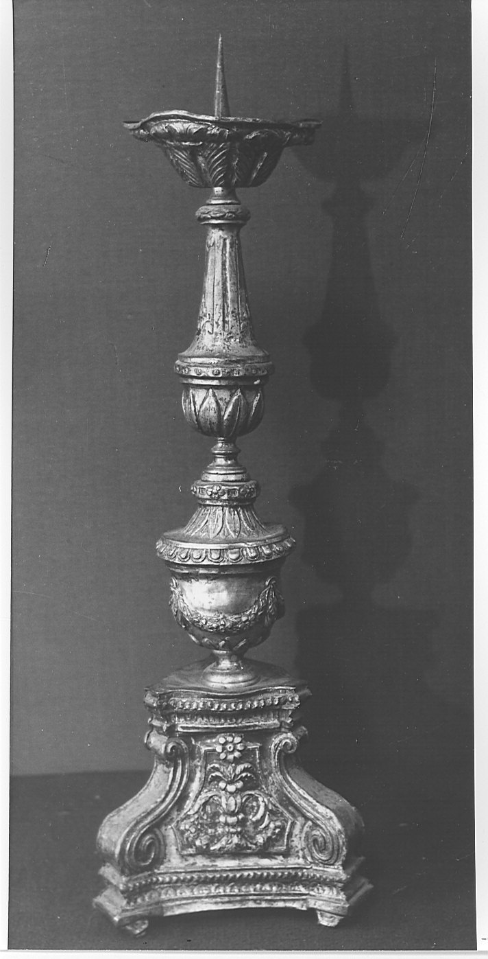 candeliere d'altare, serie - bottega lombarda (fine sec. XVIII)