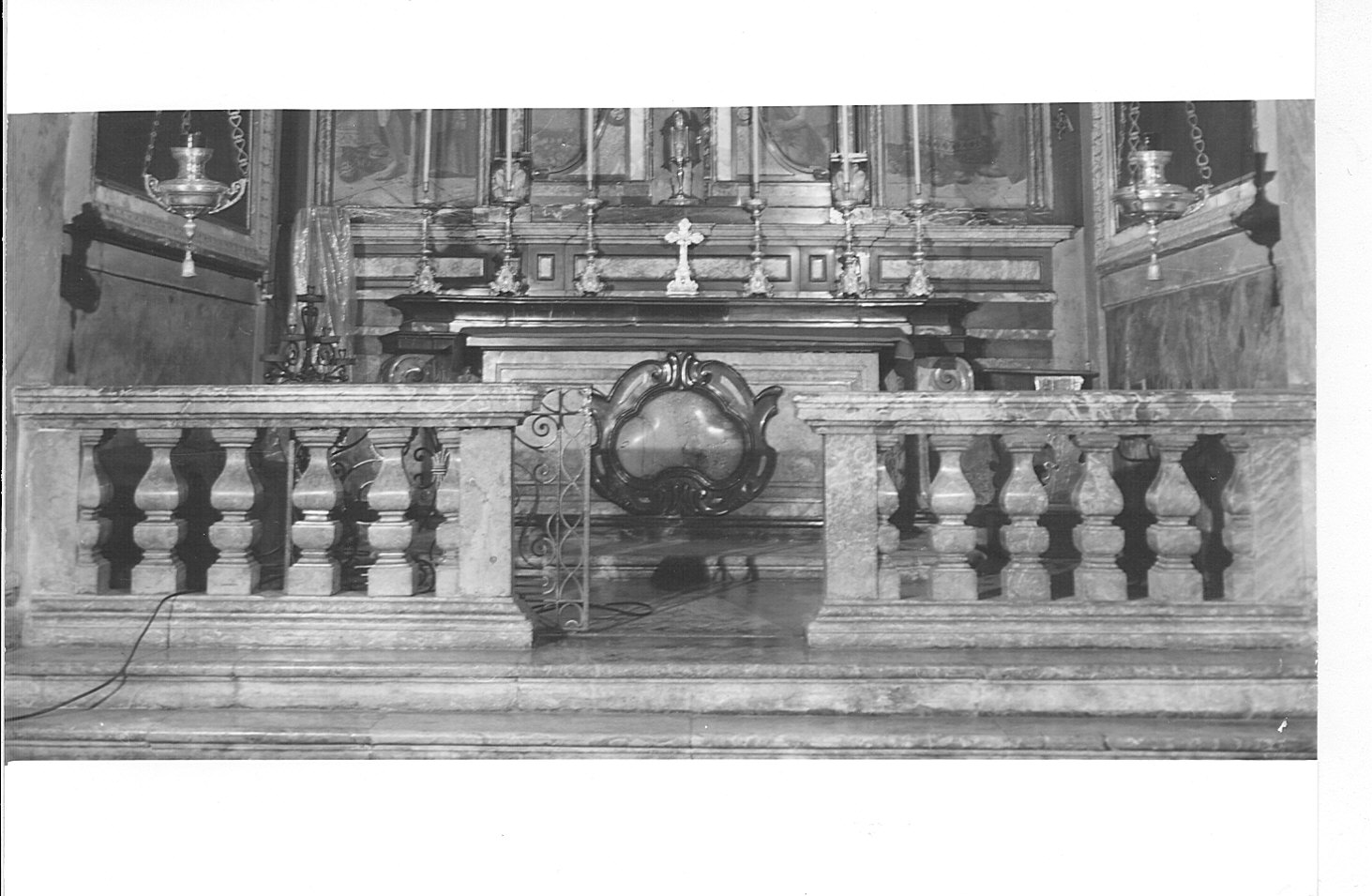 balaustrata di cappella, opera isolata - bottega lombarda (prima metà sec. XVIII)