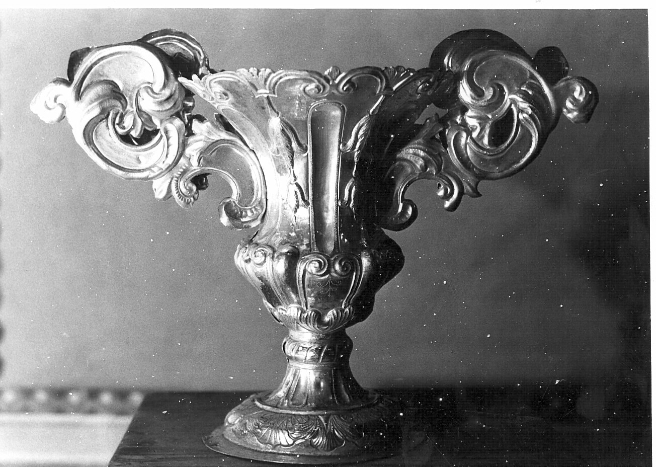 vaso d'altare con composizione floreale - bottega lombarda (fine/inizio secc. XVII/ XVIII)