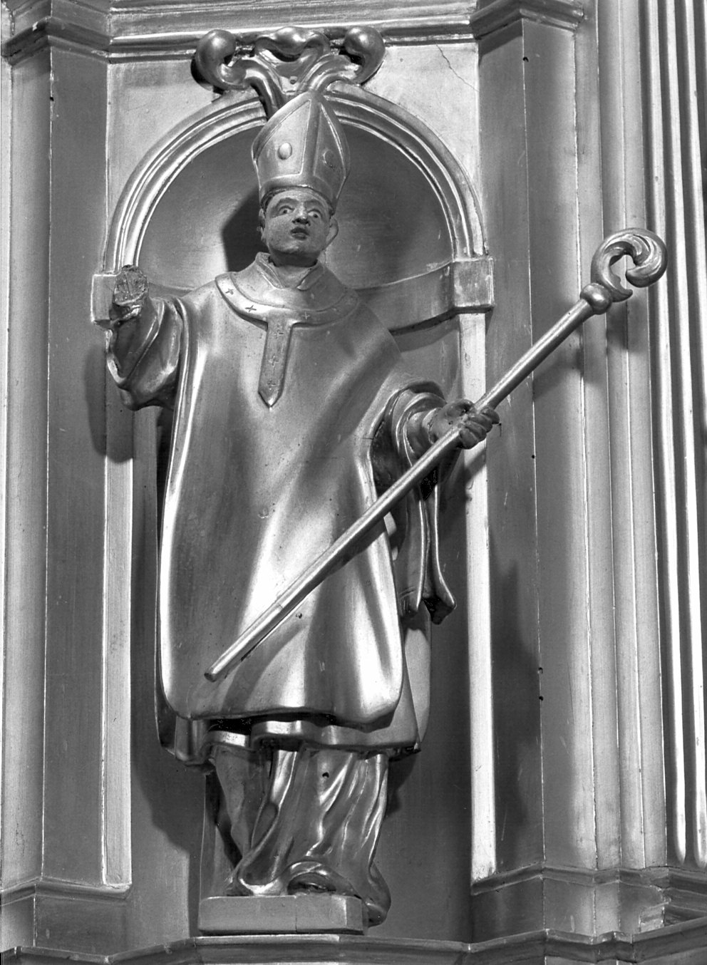 Santo vescovo (scultura, elemento d'insieme) - bottega lombarda (seconda metà sec. XVII)