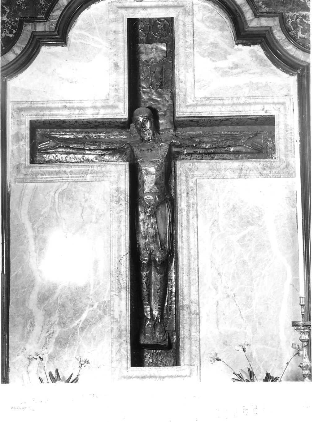 Cristo crocifisso (rilievo) - bottega belga, bottega tedesco-fiamminga (sec. XII)