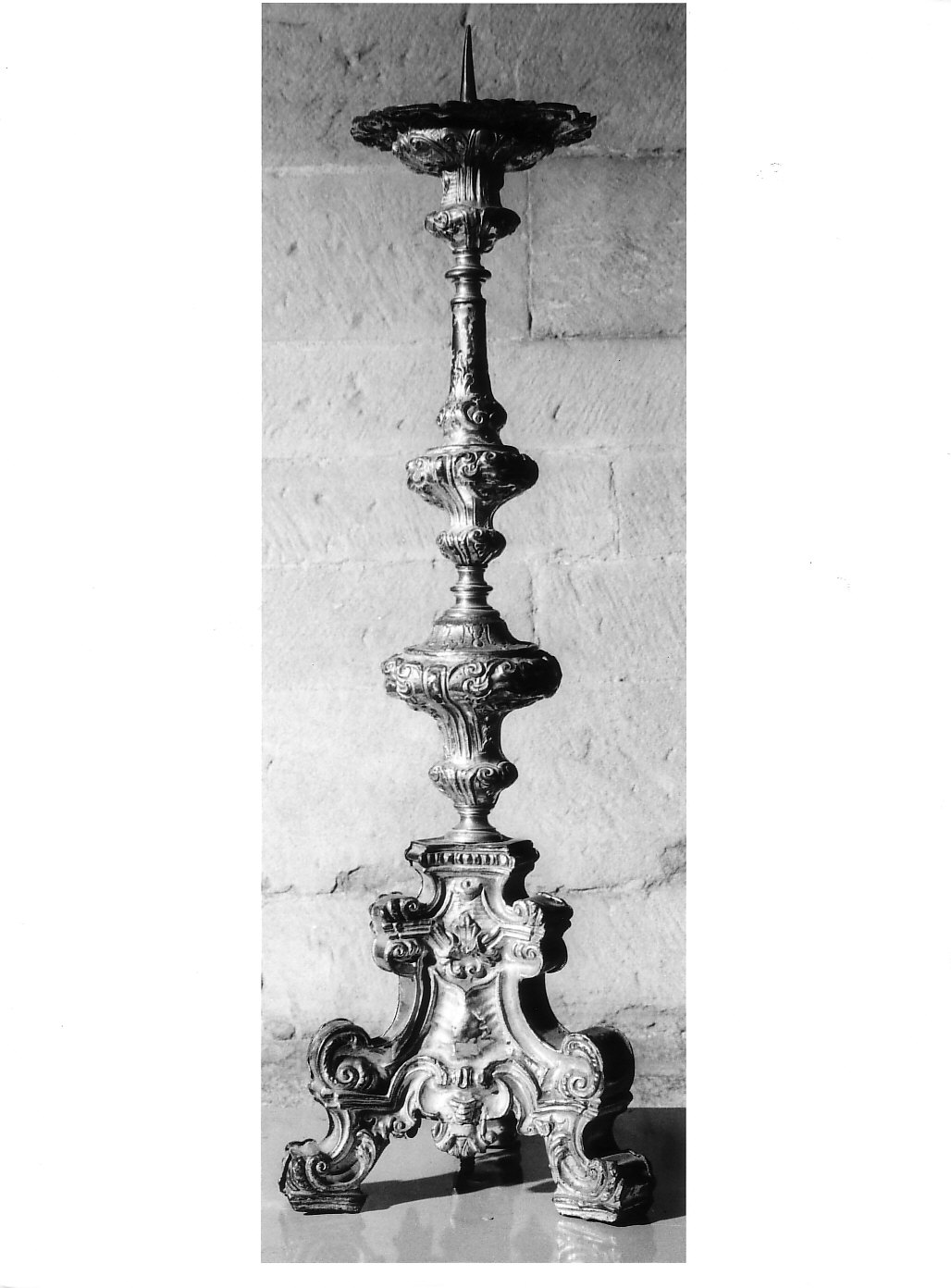 candeliere d'altare, serie - bottega lombarda (inizio sec. XVIII)