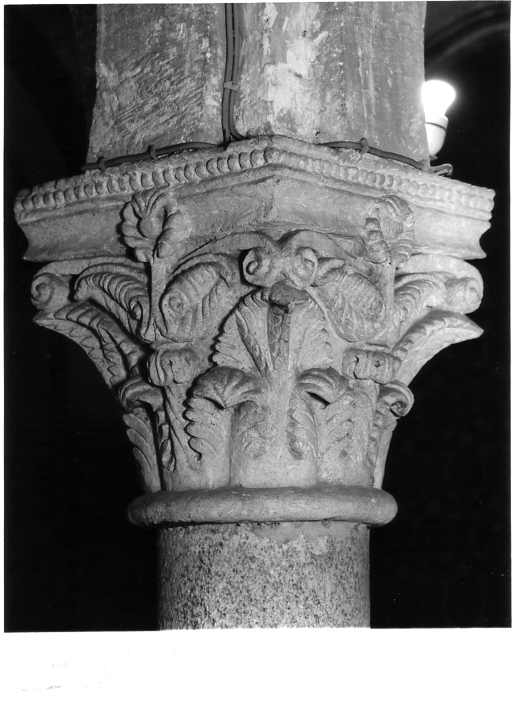 capitello di colonna - bottega romana (sec. XII)