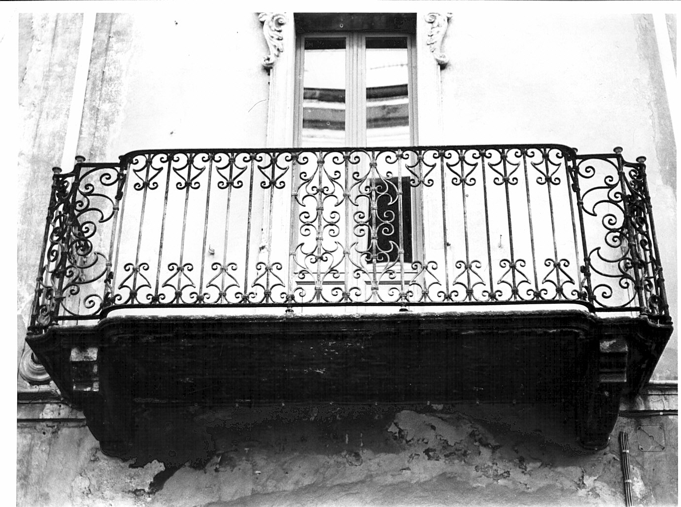 ringhiera di balcone, serie - bottega lombarda (sec. XVIII)