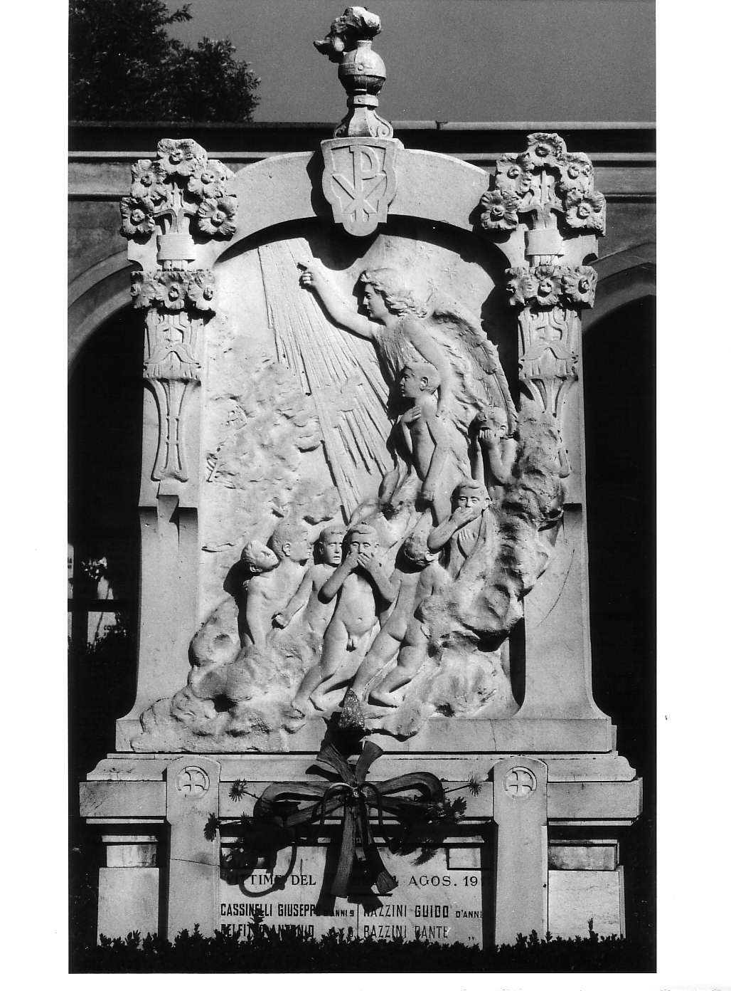 monumento funebre, opera isolata - bottega piacentina (sec. XX)
