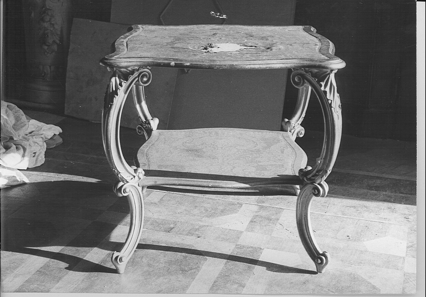 tavolino, opera isolata - bottega lombarda (inizio sec. XIX)