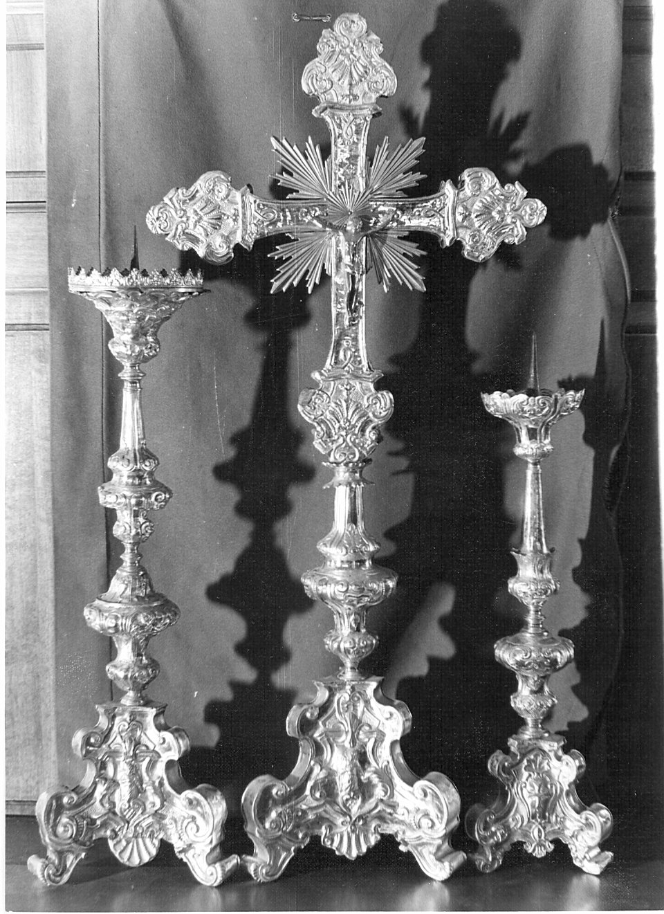 Servizio d'altare: serie di 18 candelieri con Crocifisso (servizio d'altare) - bottega lombarda (prima metà sec. XVIII)