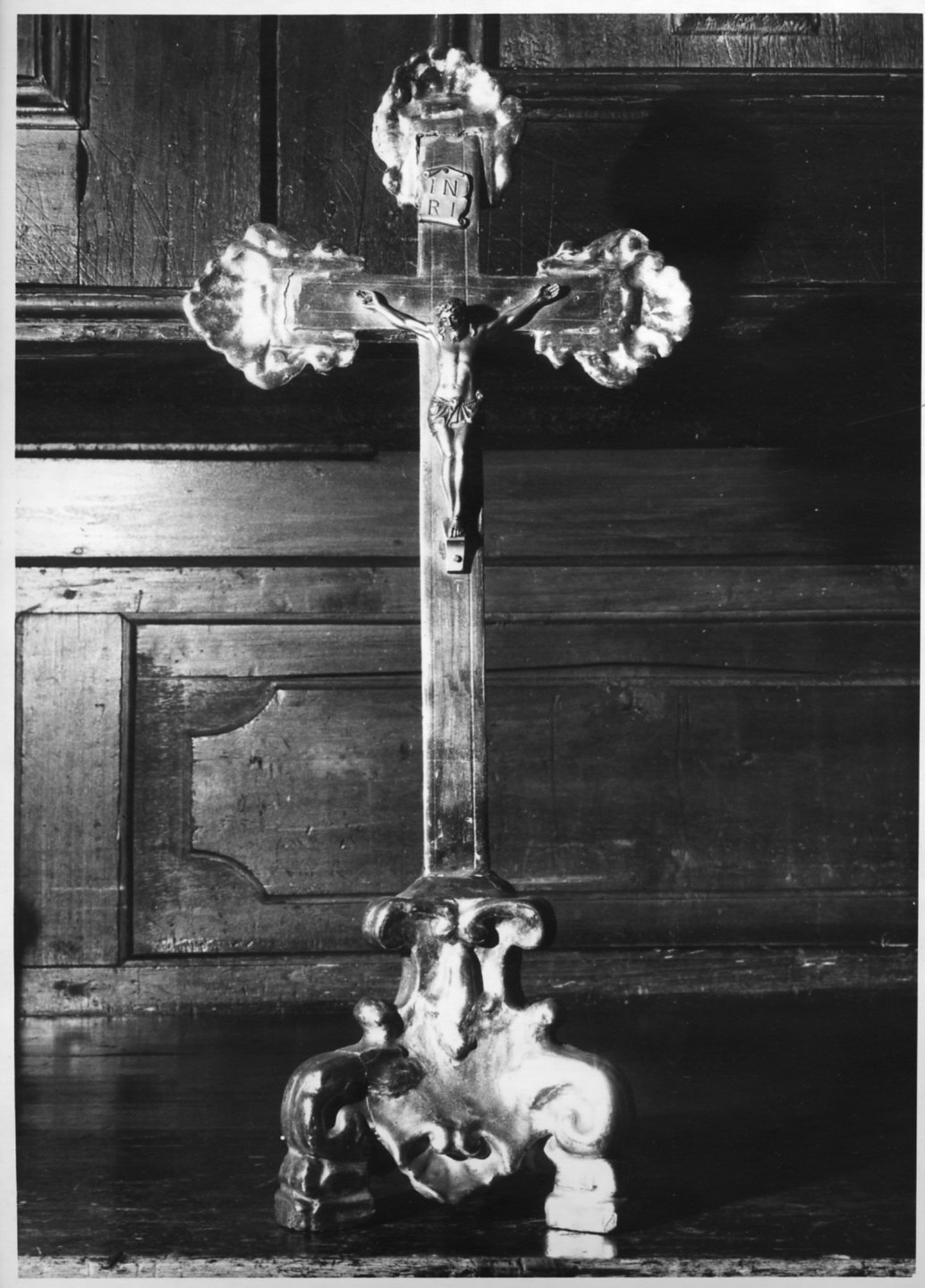 croce d'altare, opera isolata - bottega italiana (primo quarto sec. XVIII, sec. XX)