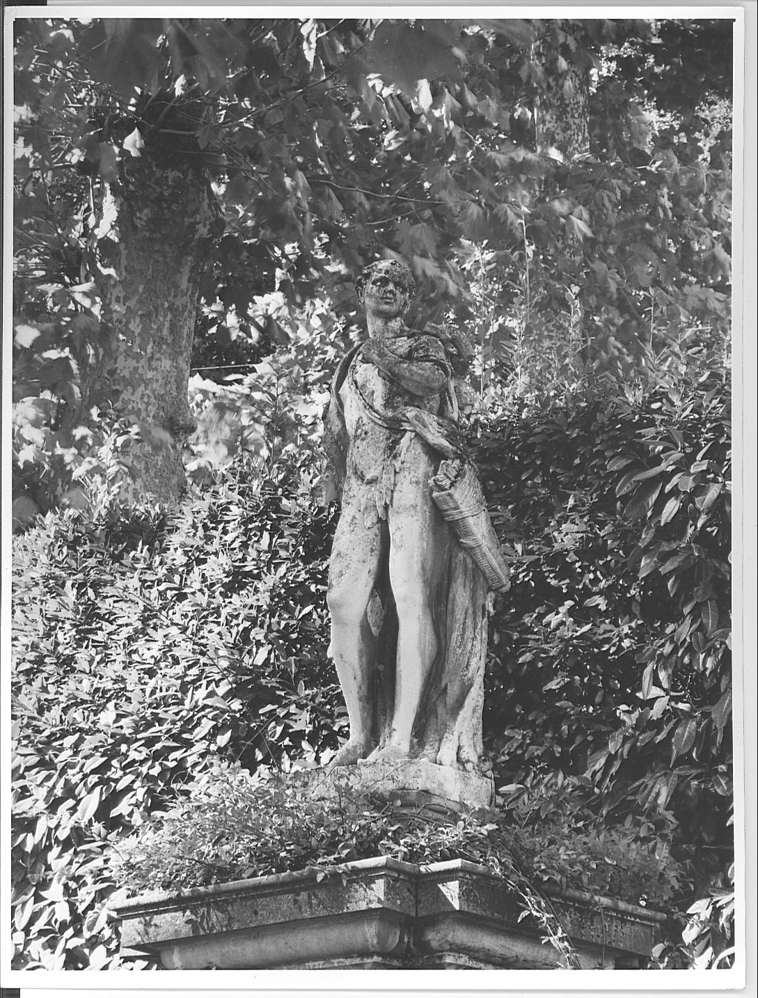 Ercole (statua - da giardino, opera isolata) - bottega lombarda (sec. XVIII)