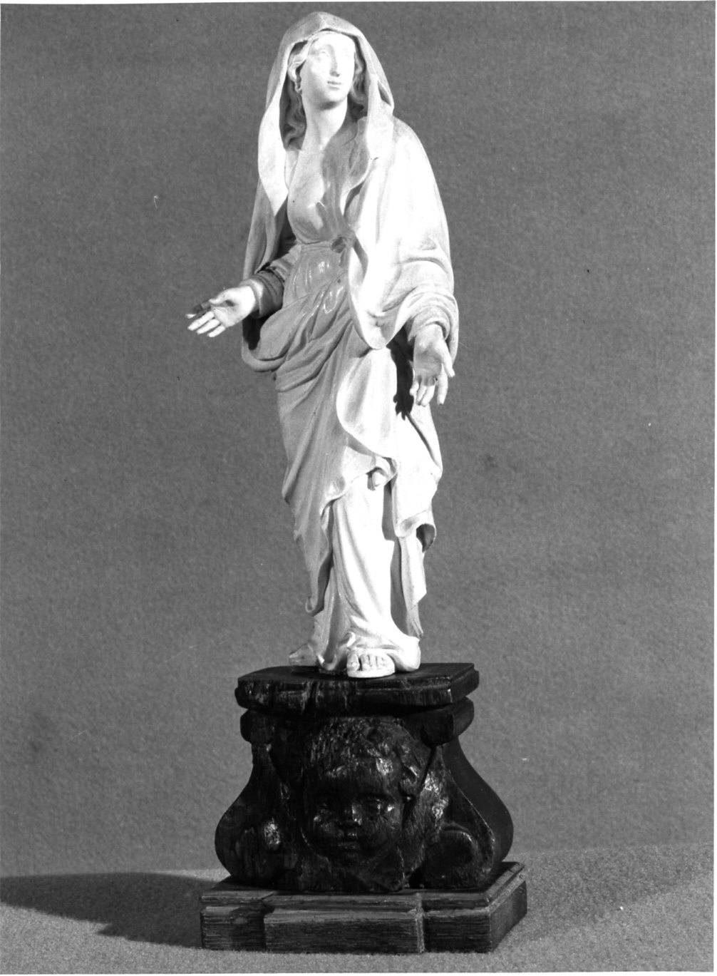 Madonna (statuetta, opera isolata) - ambito francese (sec. XVIII)