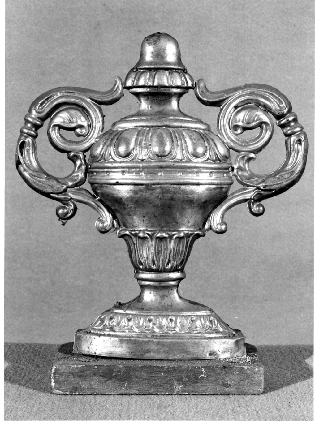 vaso d'altare, coppia - bottega italiana (prima metà sec. XIX)